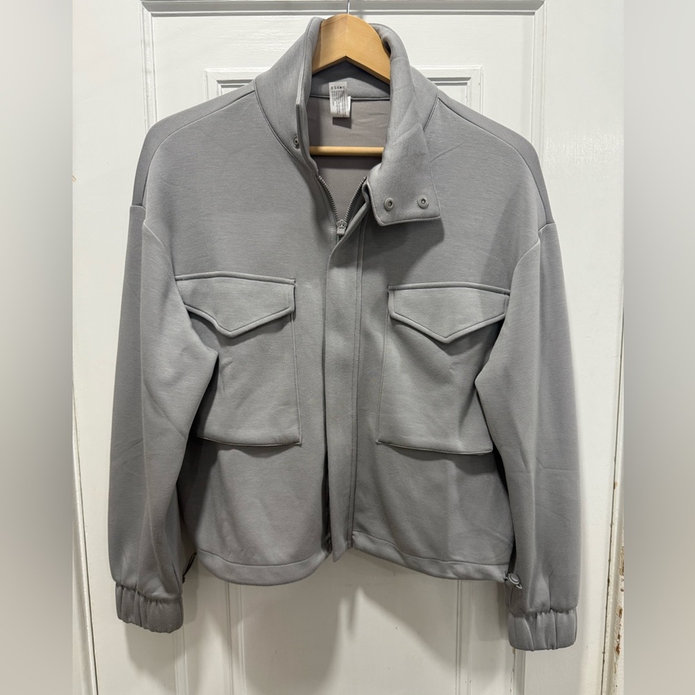 Yogalicious Light Gray Utility Jacket XS EUC - Picture 2 of 16